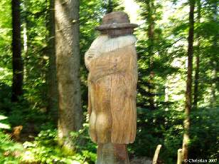 Homme au grand manteau 2000